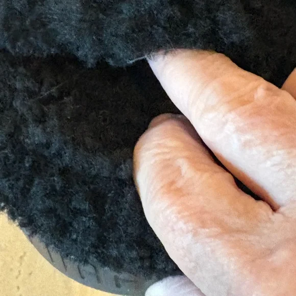 UGG Flufflita Black Slide Shoe, 7 - Picture 12 of 15